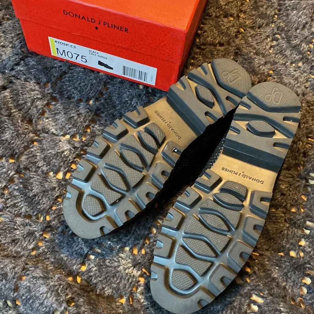 Donald J Pliner black suede loafers size 7.5 - Picture 3 of 6